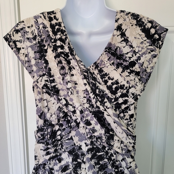 Soma Intimates Jersey Knit Faux Wrap V Neck Soft Dress Black Cream Abstract Sz M - Picture 6 of 10